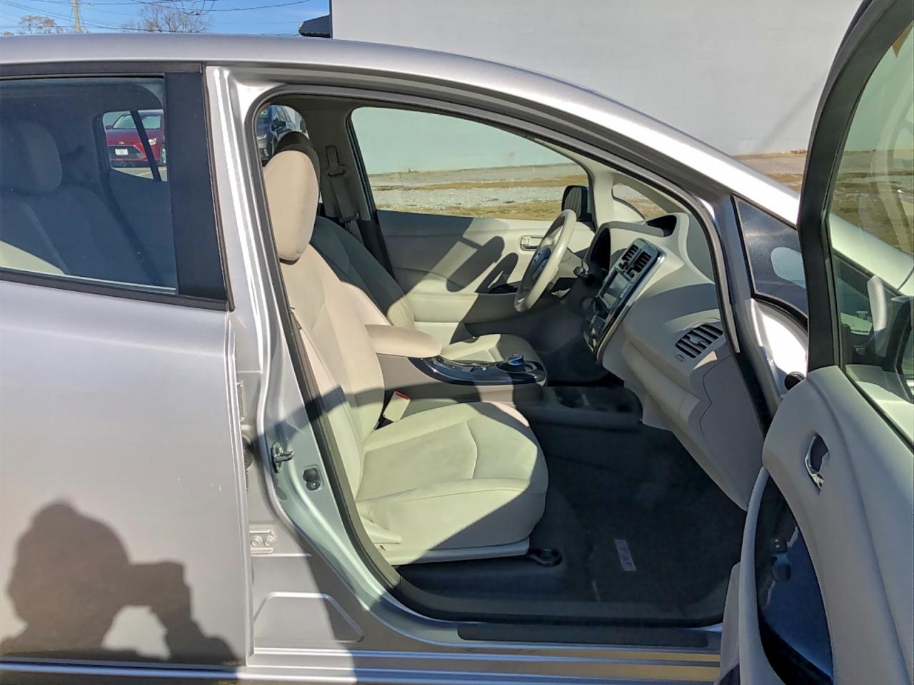 Nissan LEAF Sv Image 7