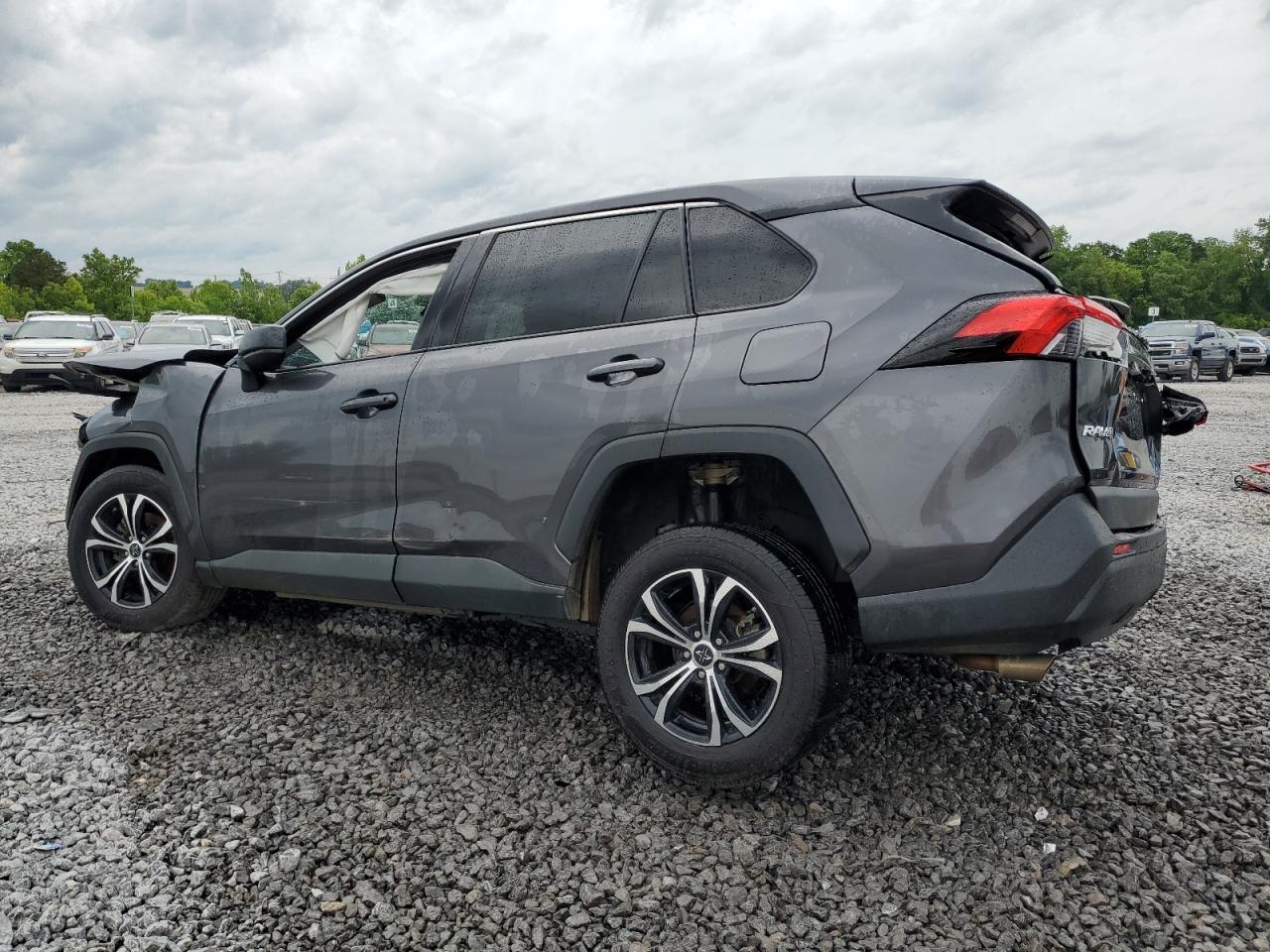 Toyota RAV4 Le Image 3