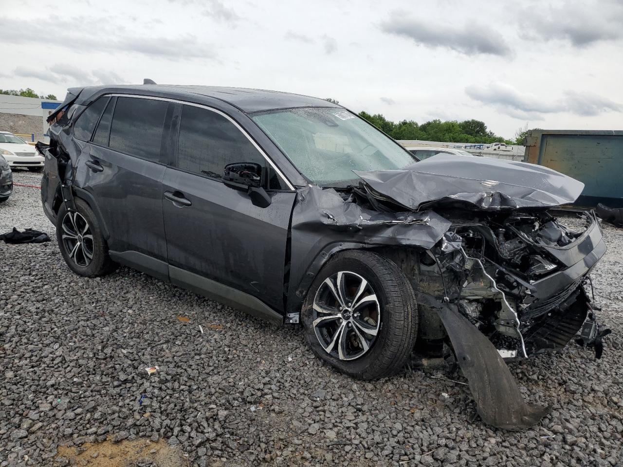 Toyota RAV4 Le Image 4