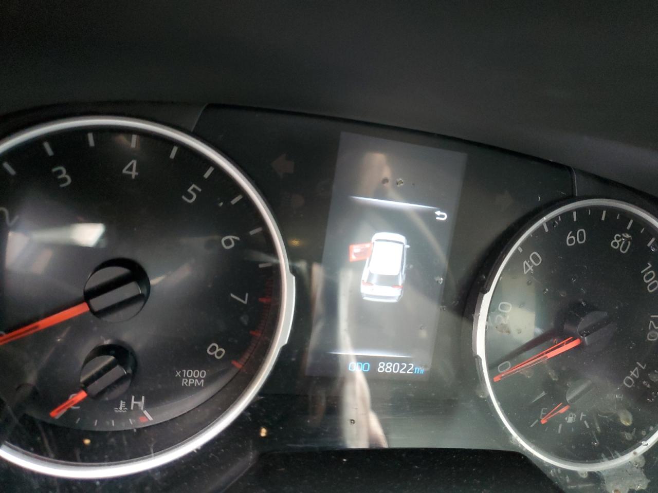 Toyota RAV4 Le Image 8