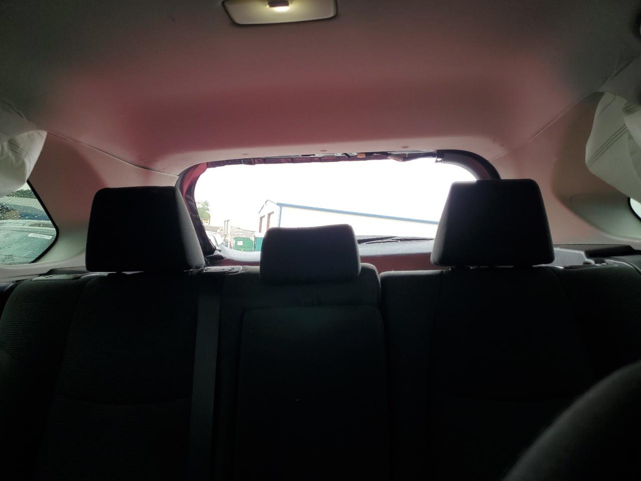 Toyota RAV4 Le Image 10