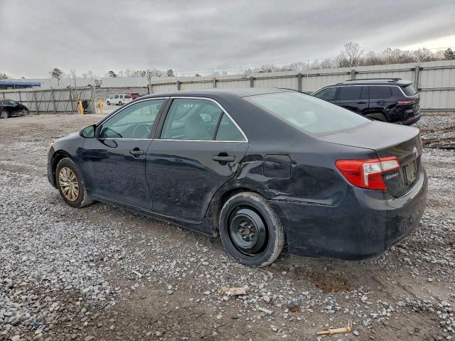 Toyota Camry Base Image 2