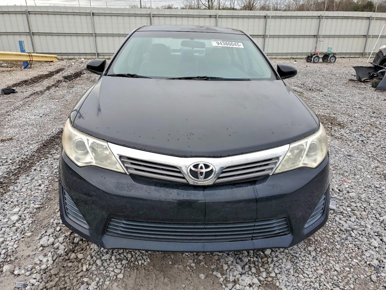 Toyota Camry Base Image 12