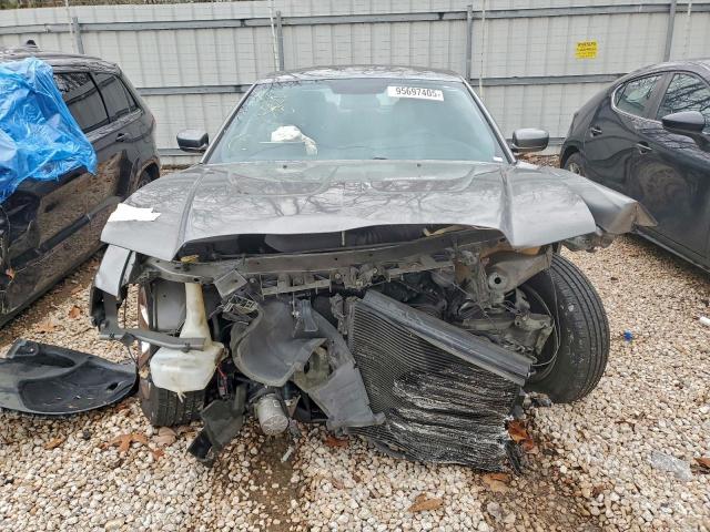 Dodge Charger Se Image 5