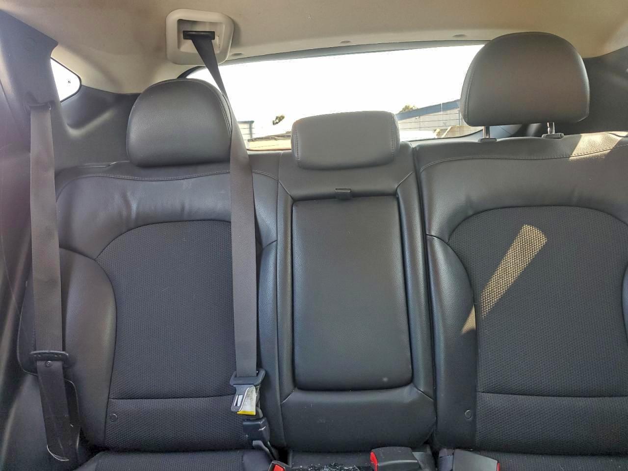 Hyundai TUCSON Limited Image 6