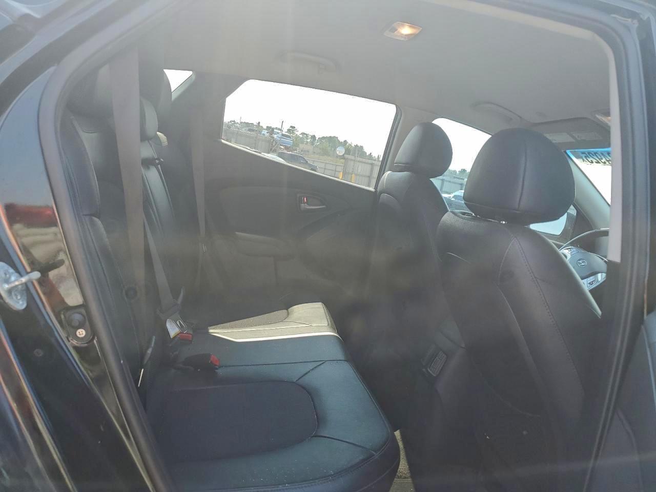 Hyundai TUCSON Limited Image 12