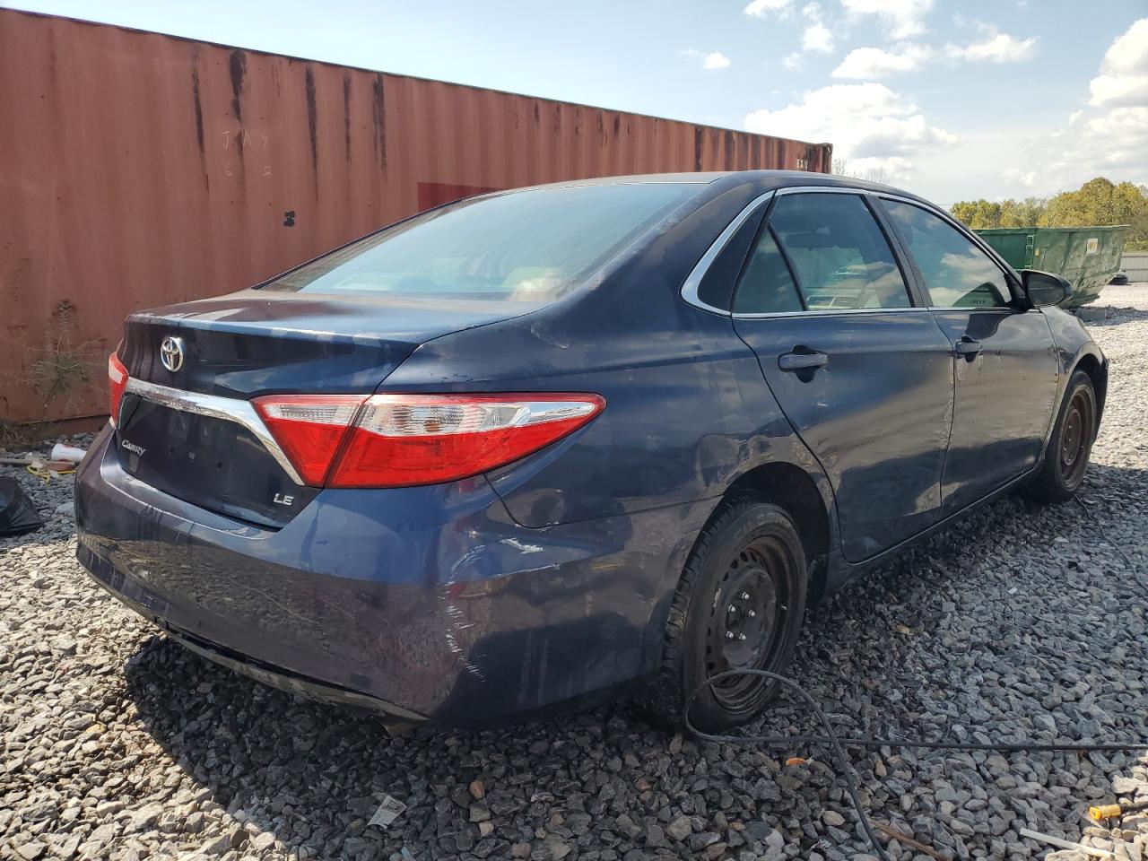 Toyota Camry Le Image 3