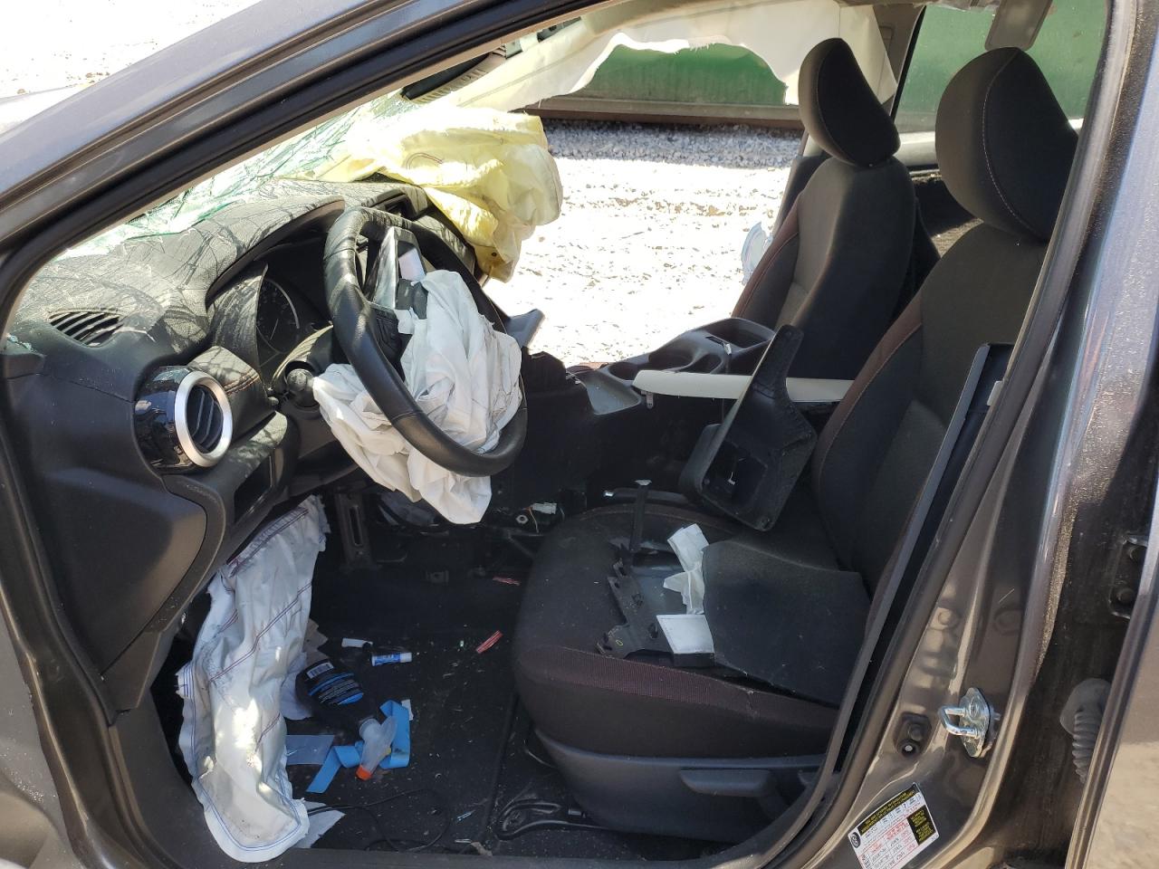 Nissan Versa Sr Image 2