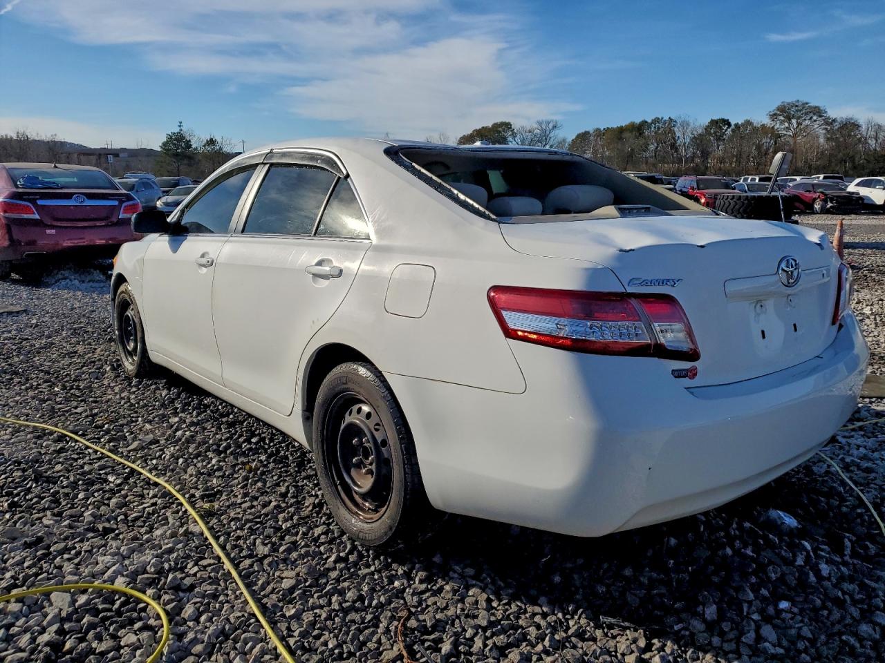 Toyota Camry Base Image 4