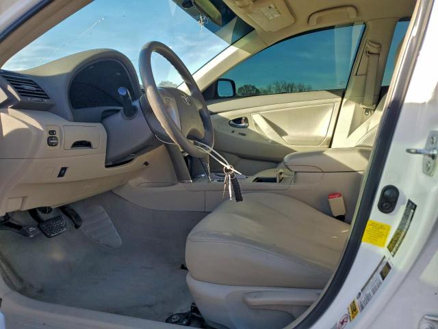 Toyota Camry Base Image 6