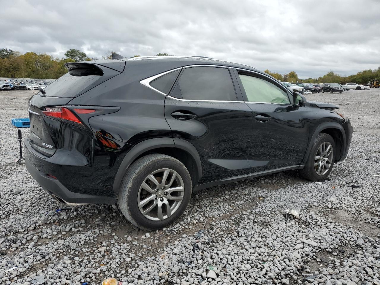 Lexus NX 200t Base Image 4