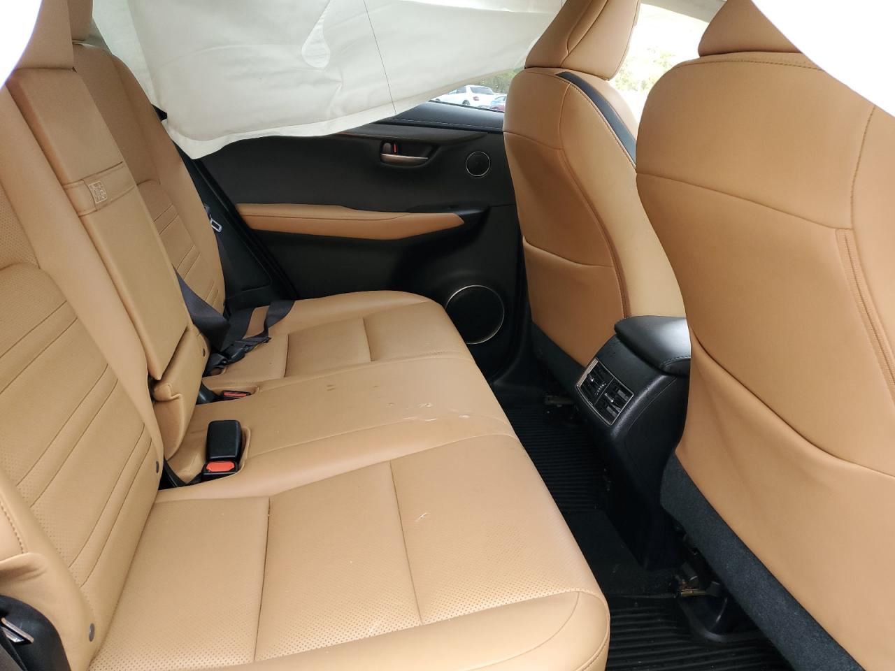 Lexus NX 200t Base Image 7