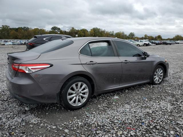 Toyota Camry Le Image 3