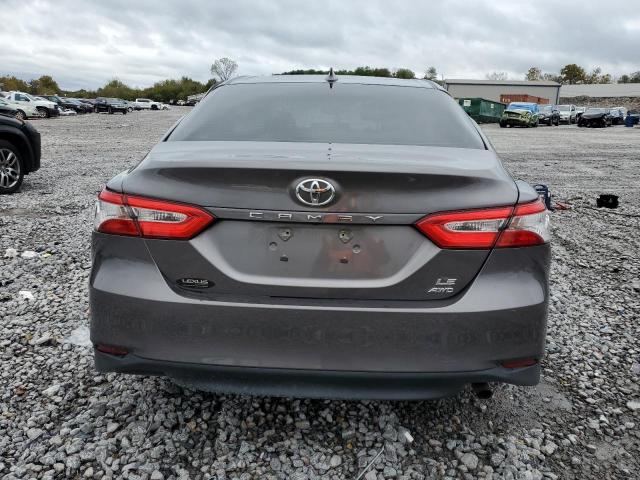 Toyota Camry Le Image 6