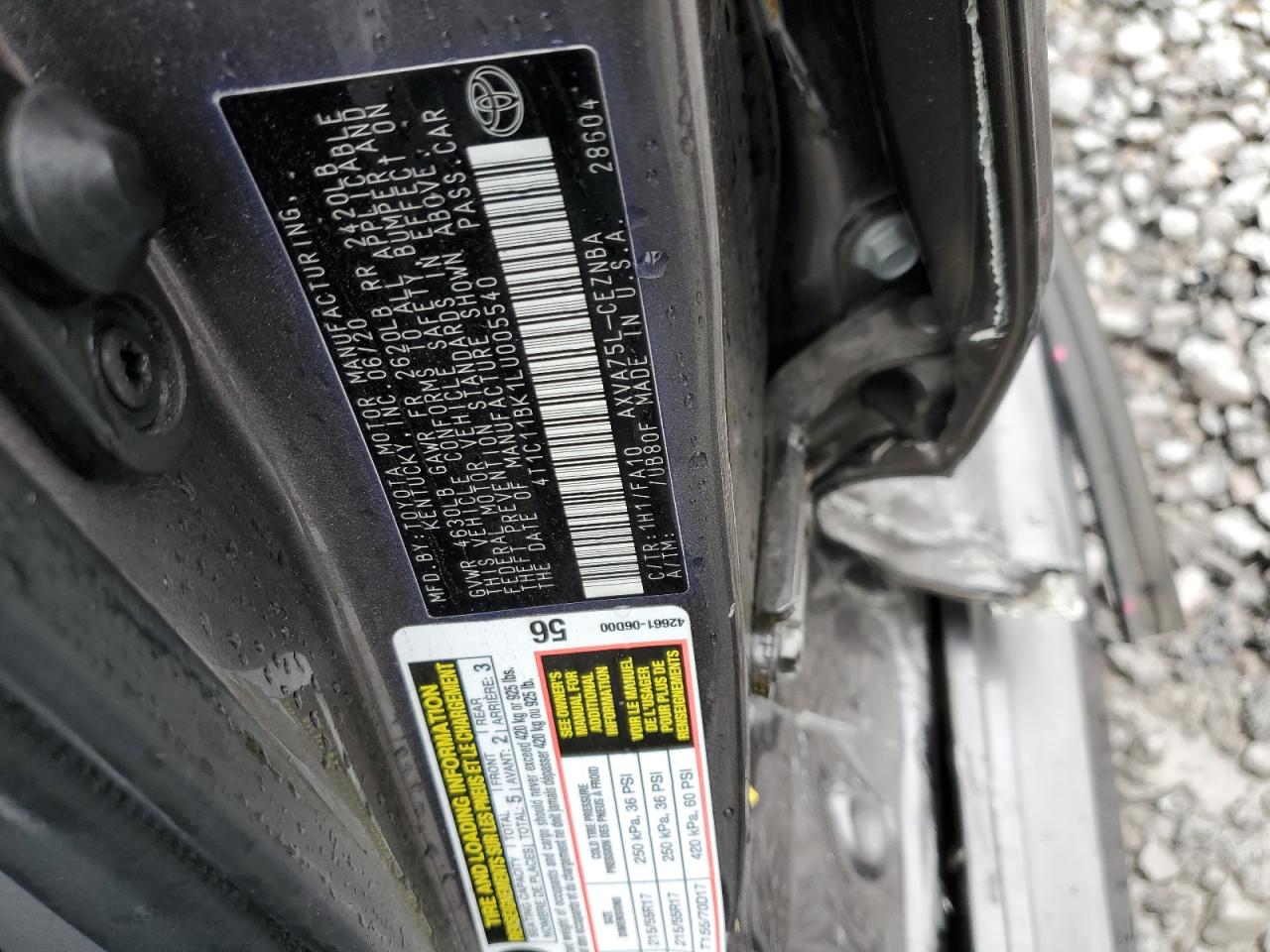 Toyota Camry Le Image 12