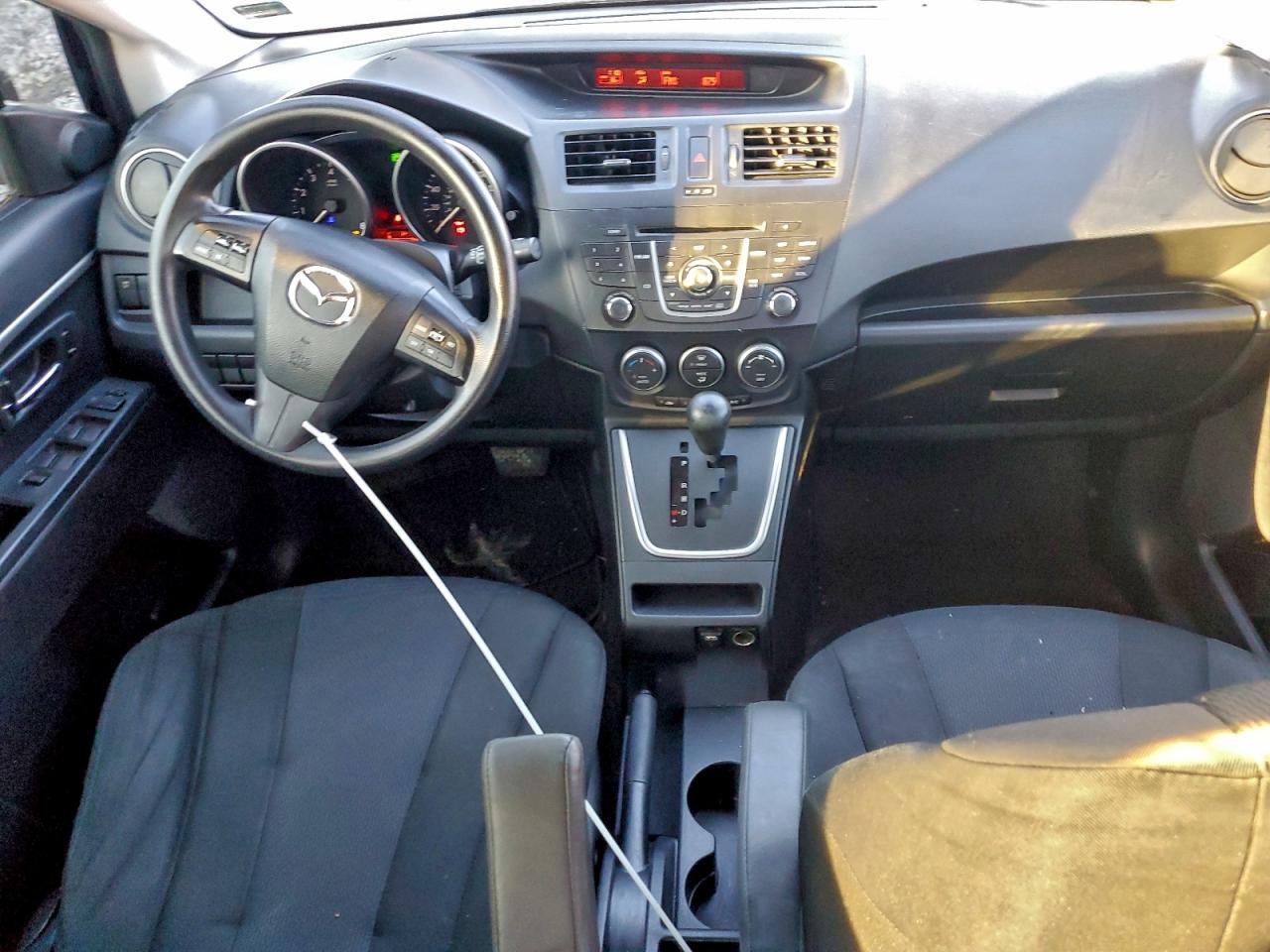 Mazda 5 Sport Image 5