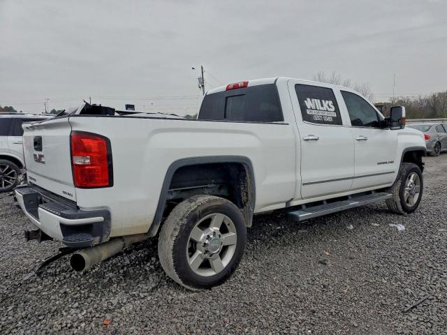 GMC Sierra K2500 Denali Image 3