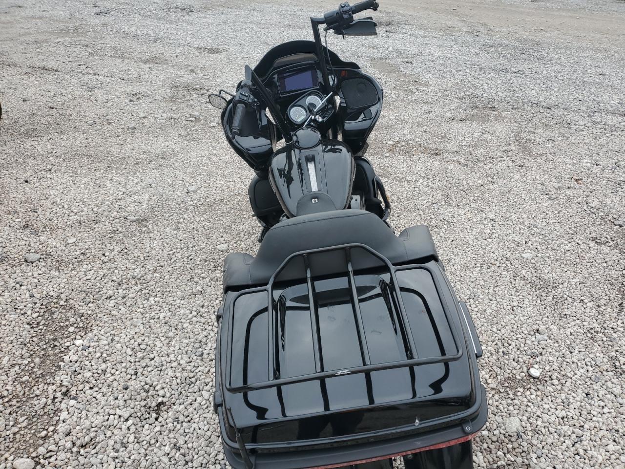 Harley-Davidson Fltrk Image 8