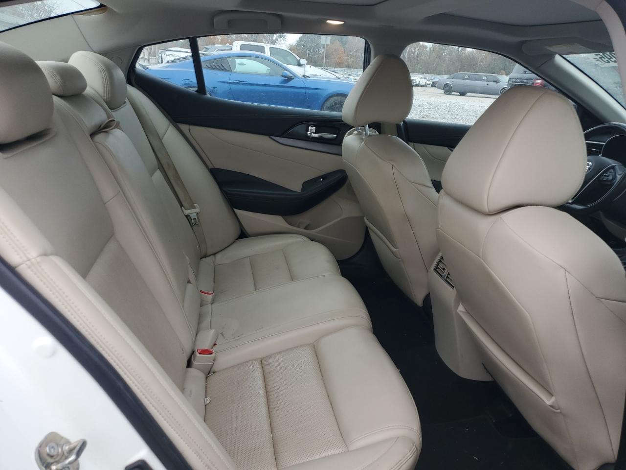 Nissan Maxima 3.5s Image 9