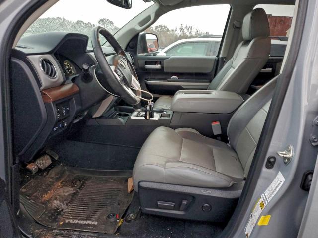 Toyota Tundra Crewmax Limited Image 11