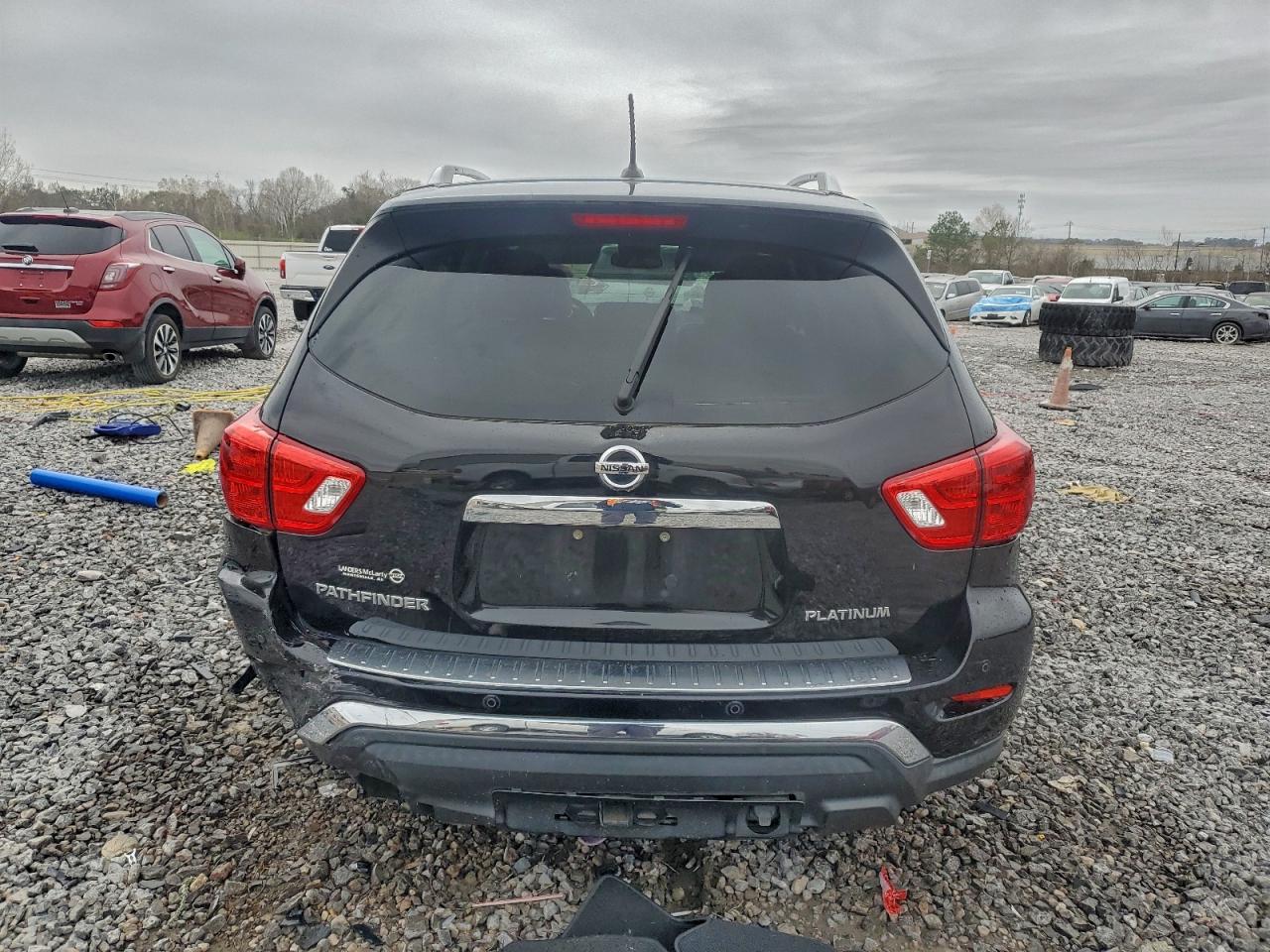 Nissan Pathfinder S Image 12