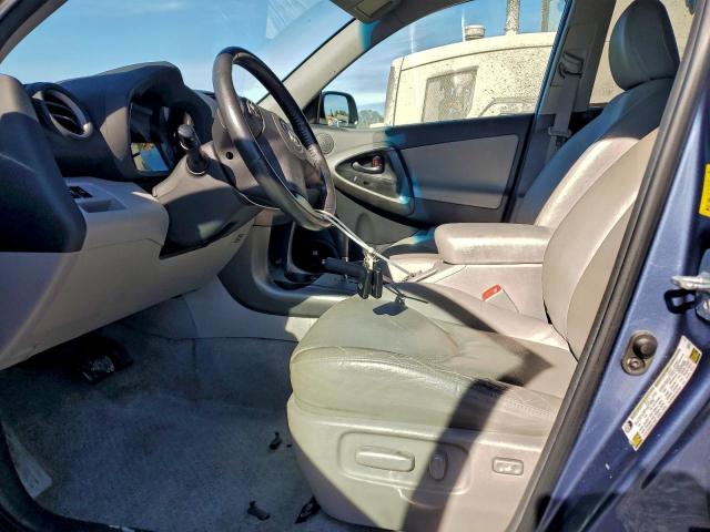 Toyota RAV4 Limited Image 7