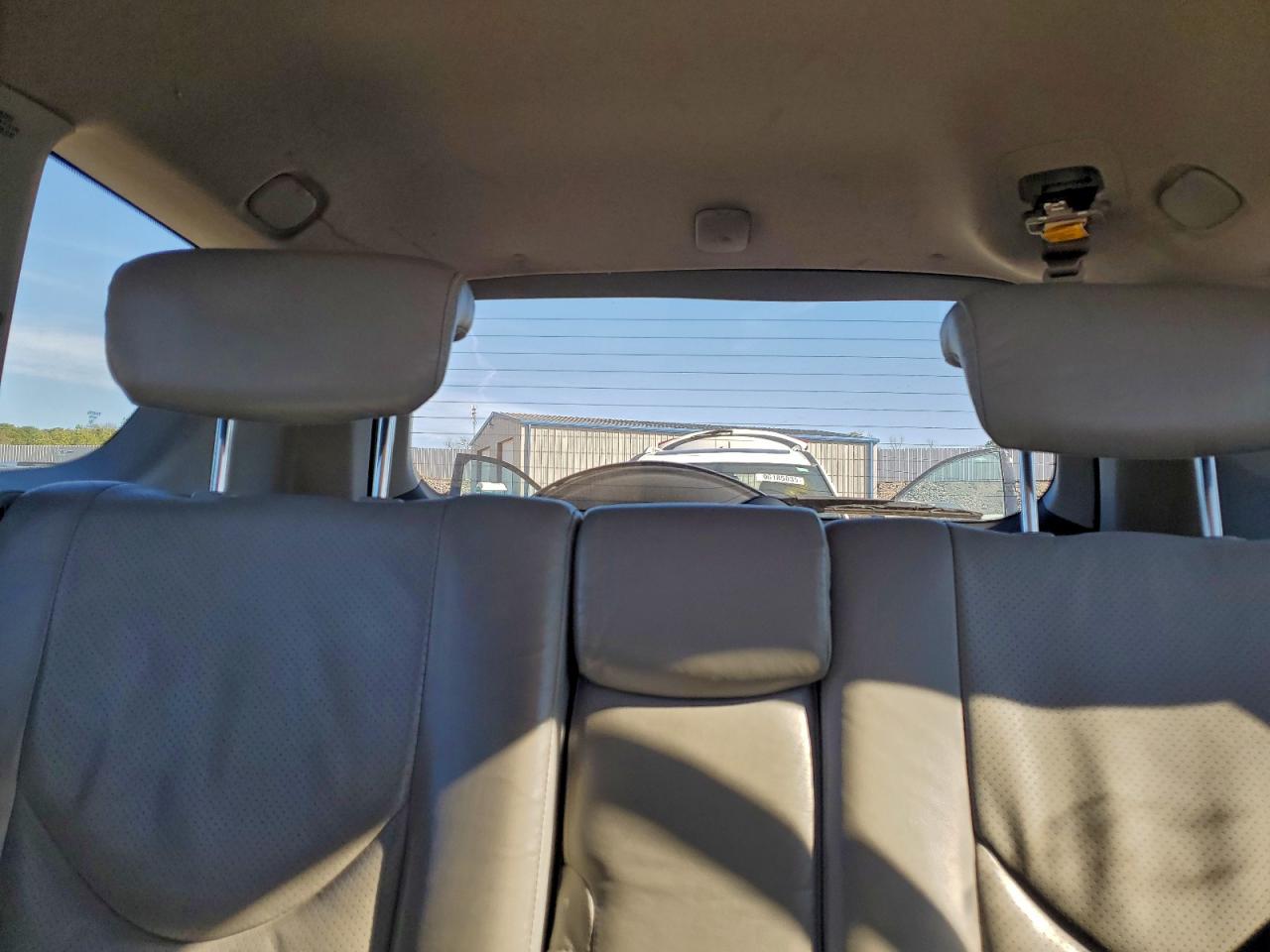 Toyota RAV4 Limited Image 6