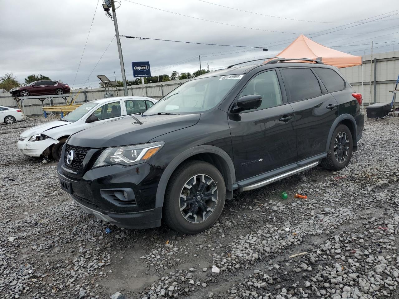 Nissan Pathfinder S Image 1