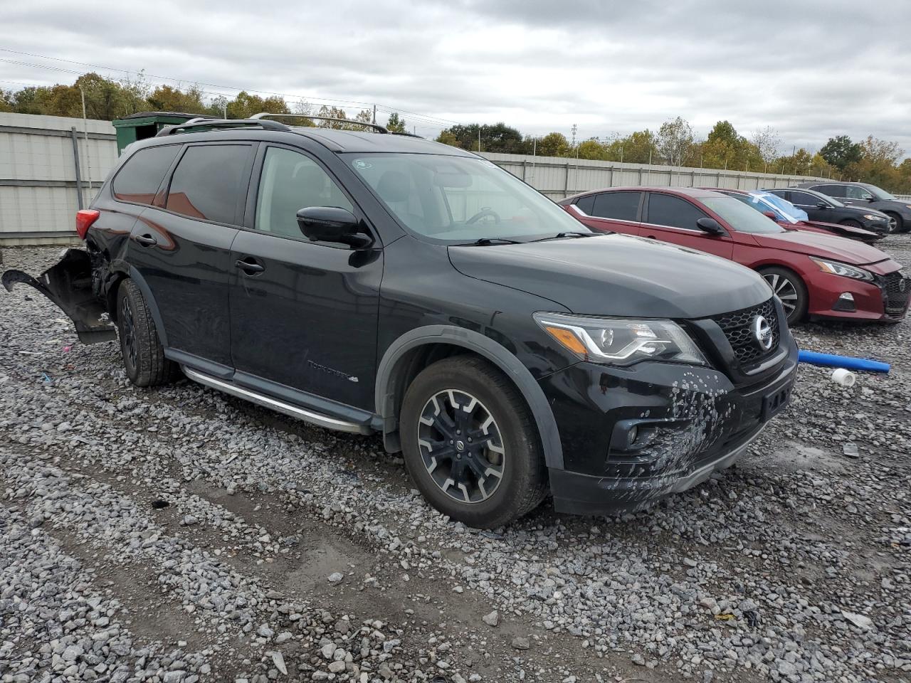 Nissan Pathfinder S Image 2