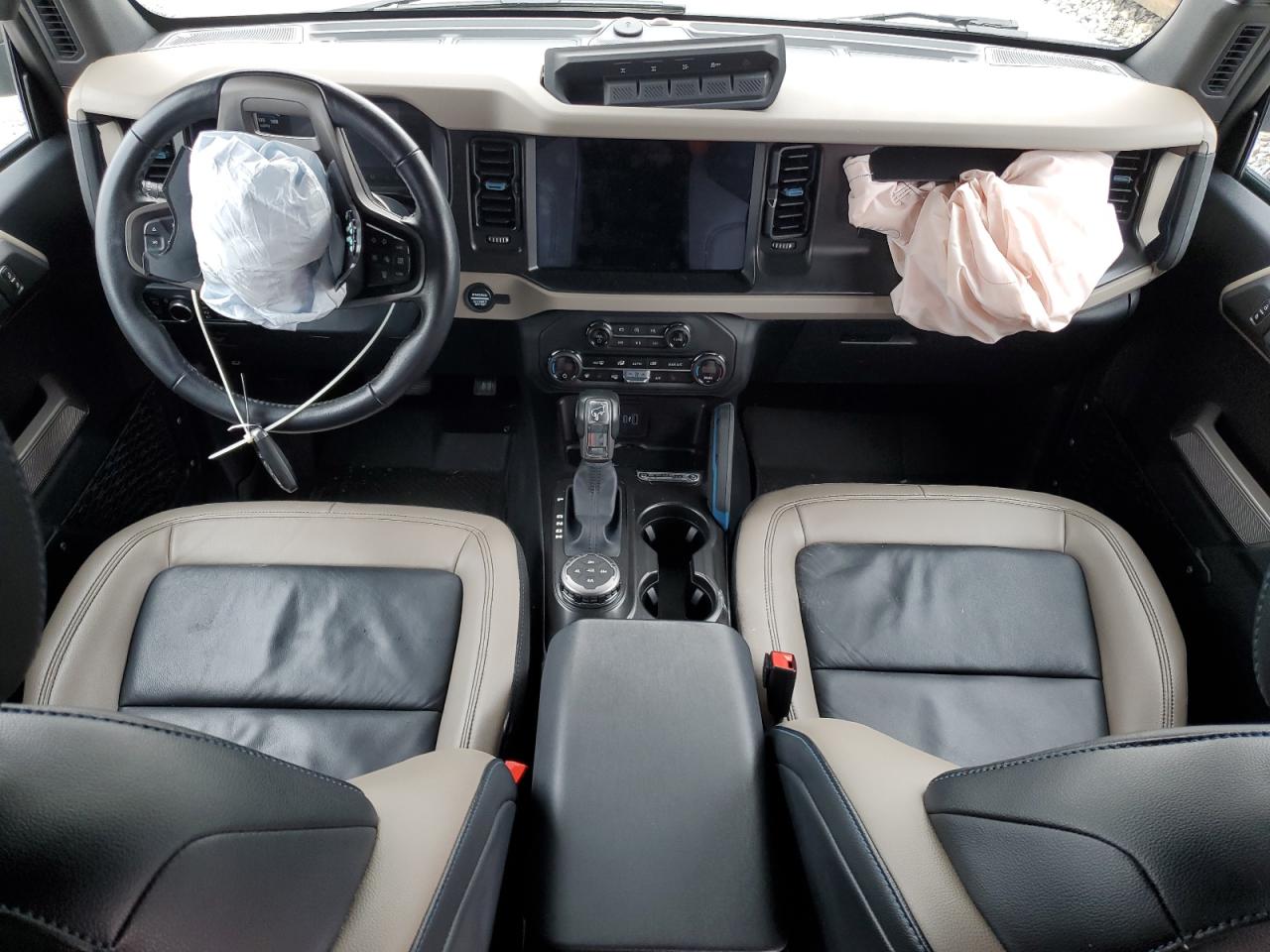 Ford Bronco Base Image 8