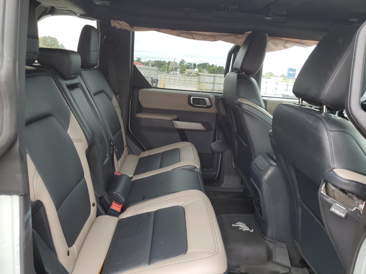 Ford Bronco Base Image 5