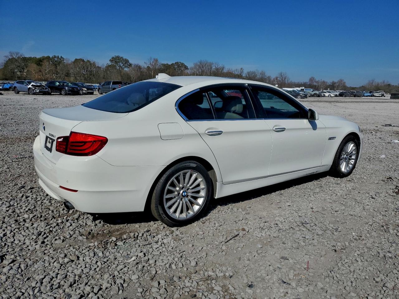 BMW 5 Series I Image 12
