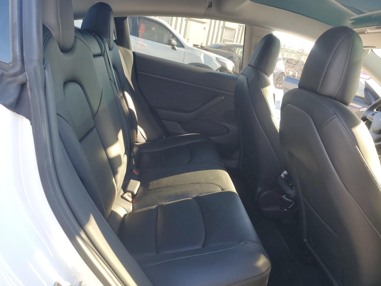 Tesla Model 3 Image 12