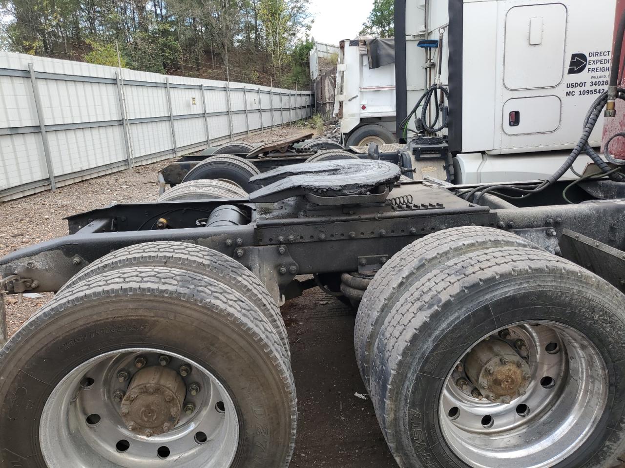 Freightliner Conventnl Fld120 Image 3