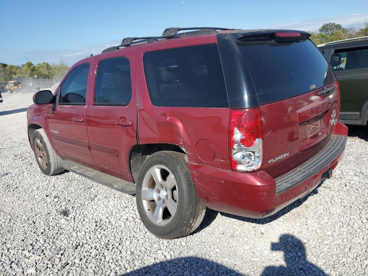 GMC Yukon Image 2