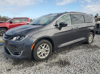  Salvage Chrysler Pacifica