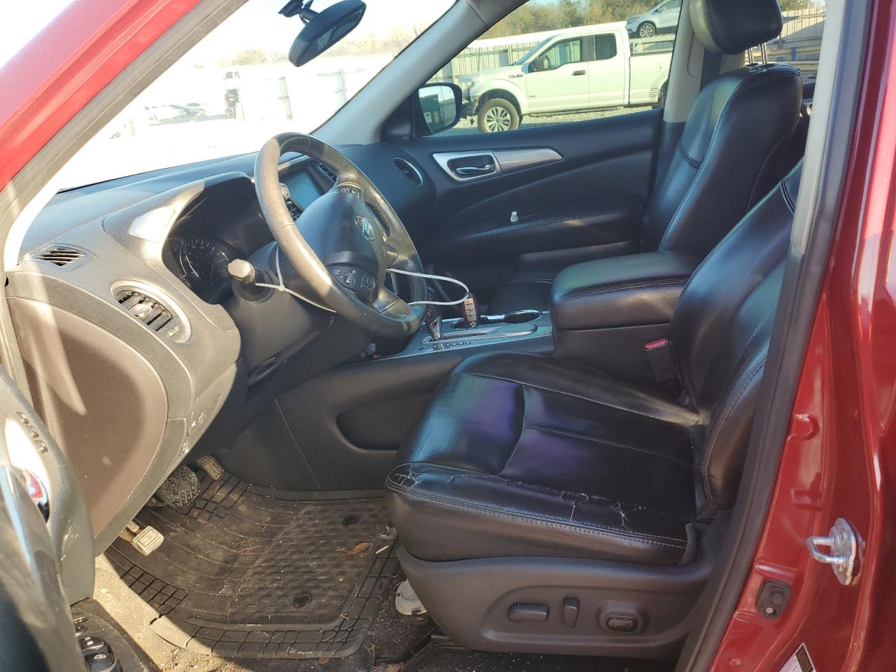 Nissan Pathfinder S Image 7