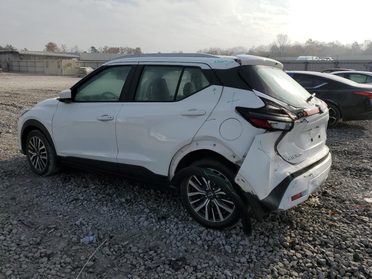 Nissan Kicks Sv Image 2