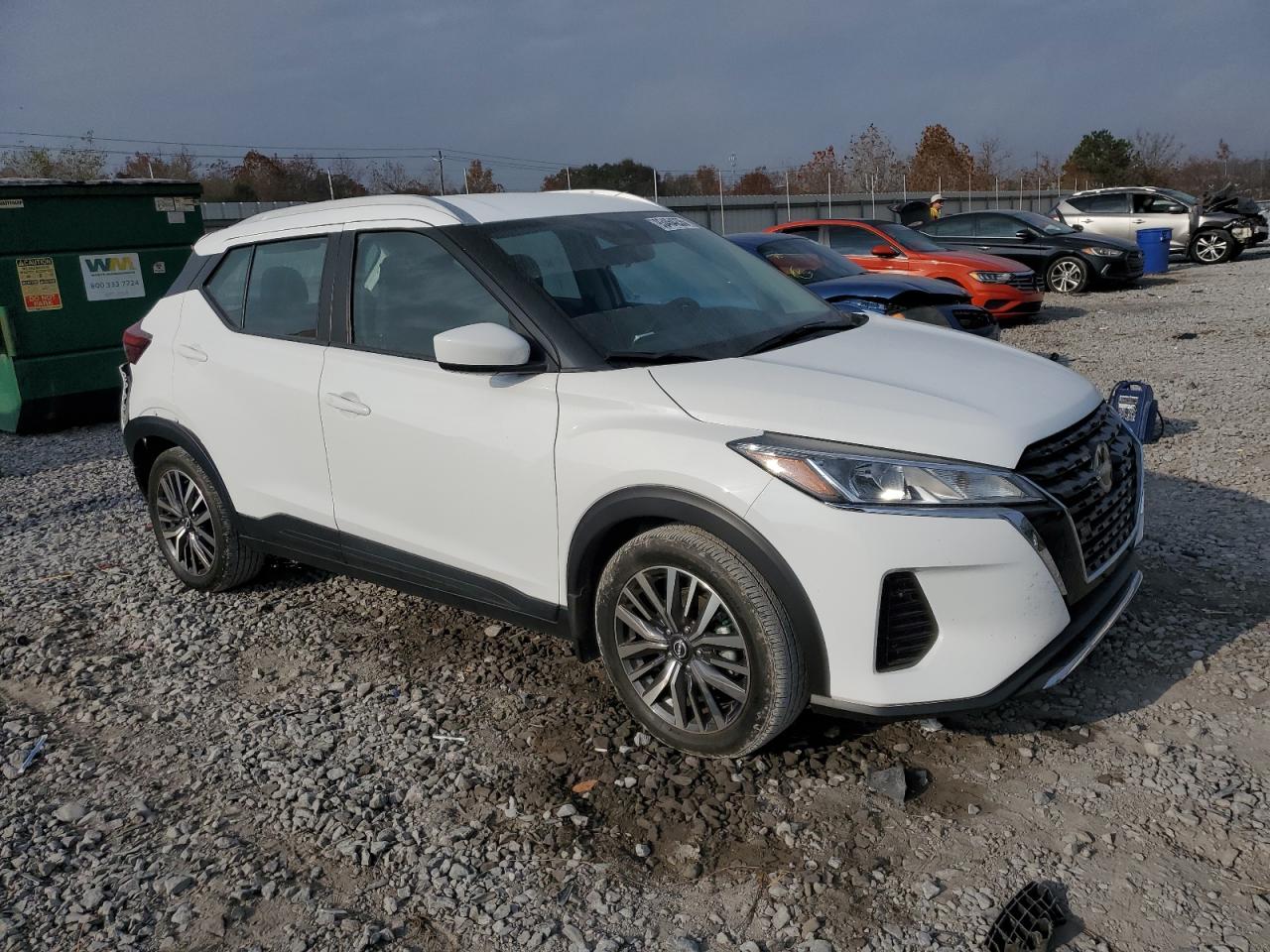 Nissan Kicks Sv Image 5