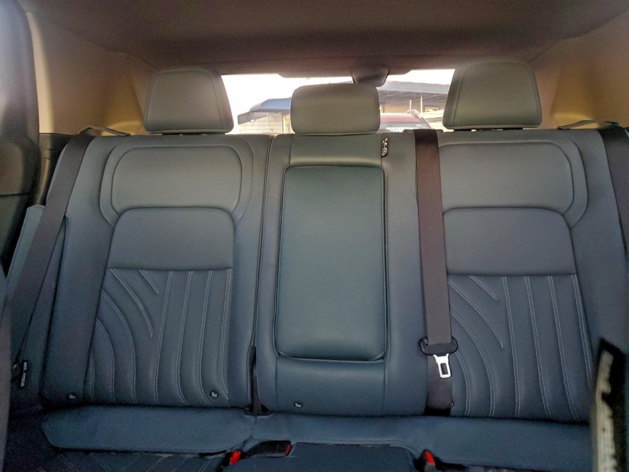 Nissan Ariya Platinum + Image 12