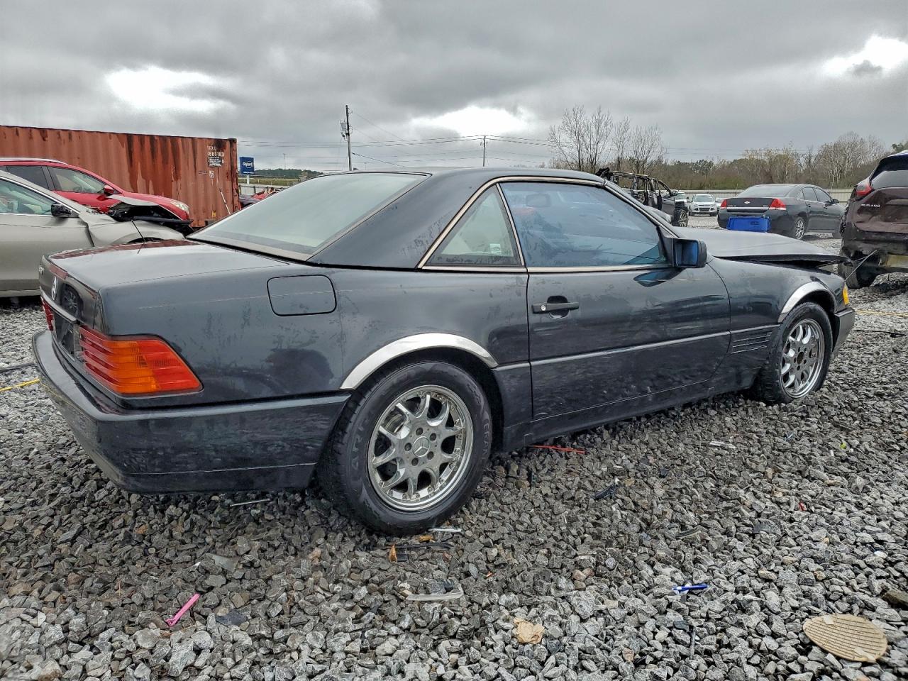 Mercedes-Benz S-Class 320 Image 5