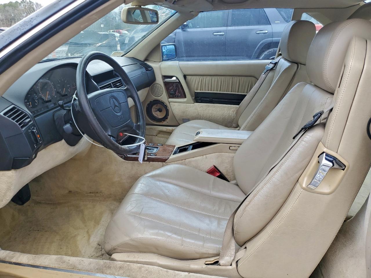 Mercedes-Benz S-Class 320 Image 8