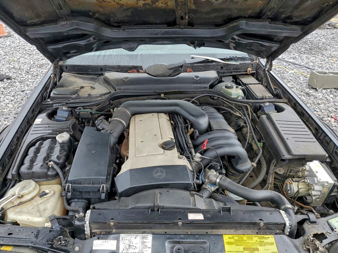 Mercedes-Benz S-Class 320 Image 12