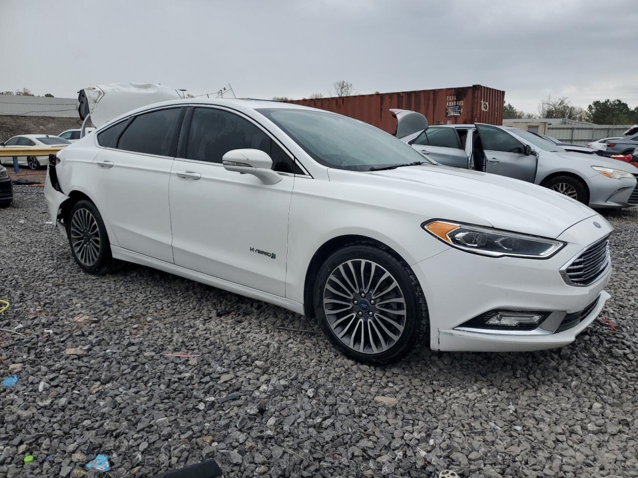 Ford Fusion Titanium Hev Image 2