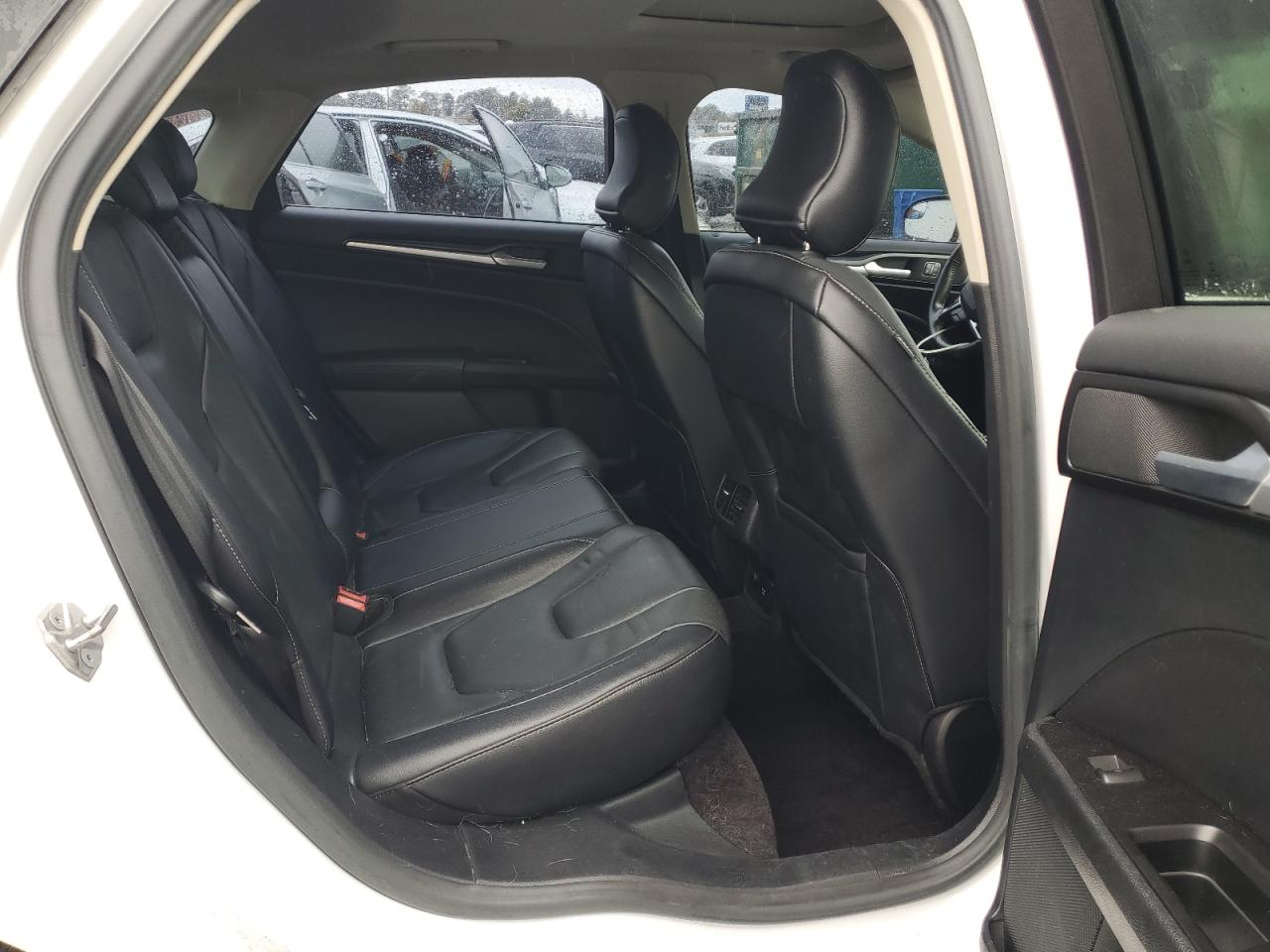 Ford Fusion Titanium Hev Image 8