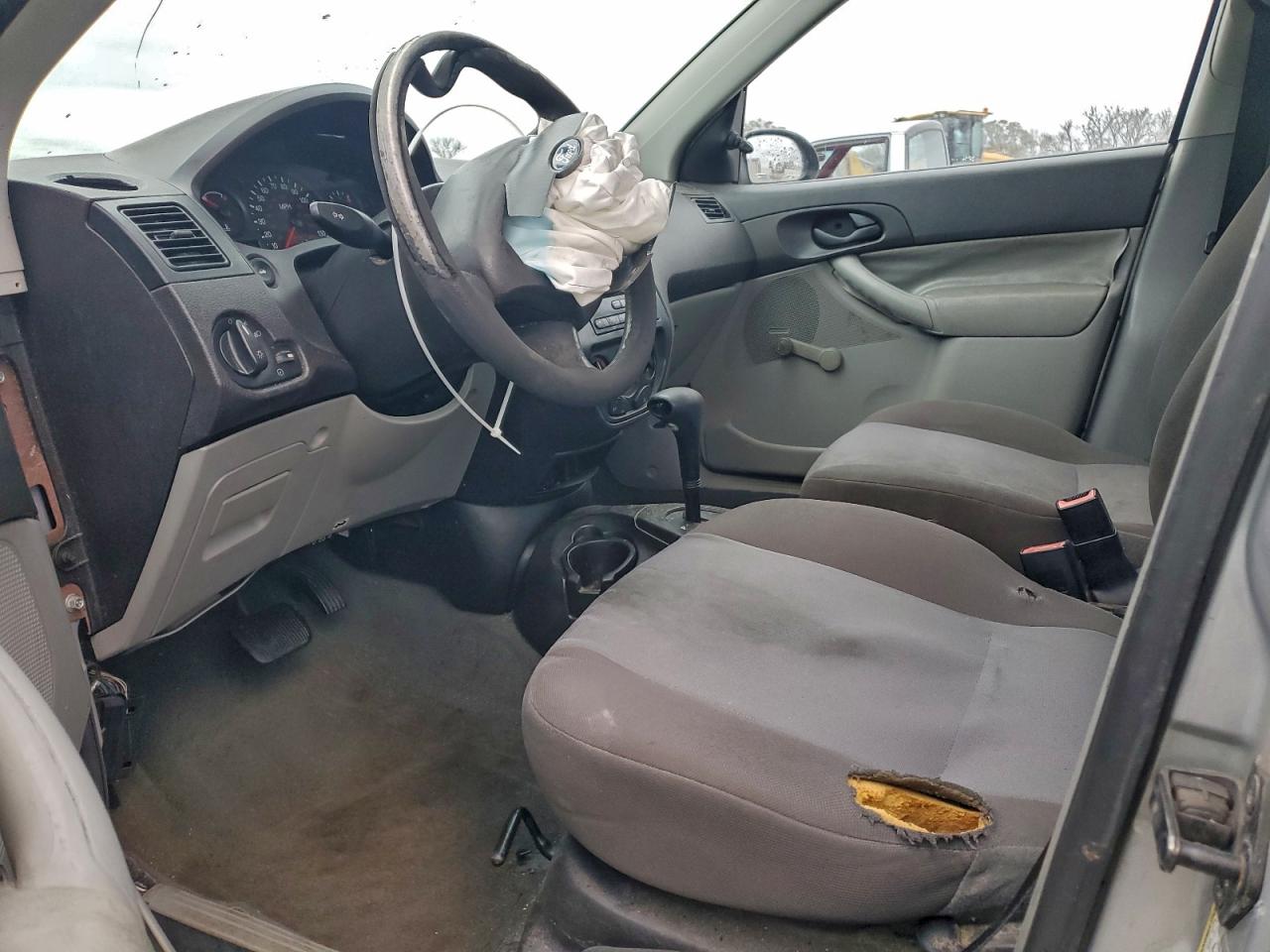 Ford Focus Zx4 Image 5