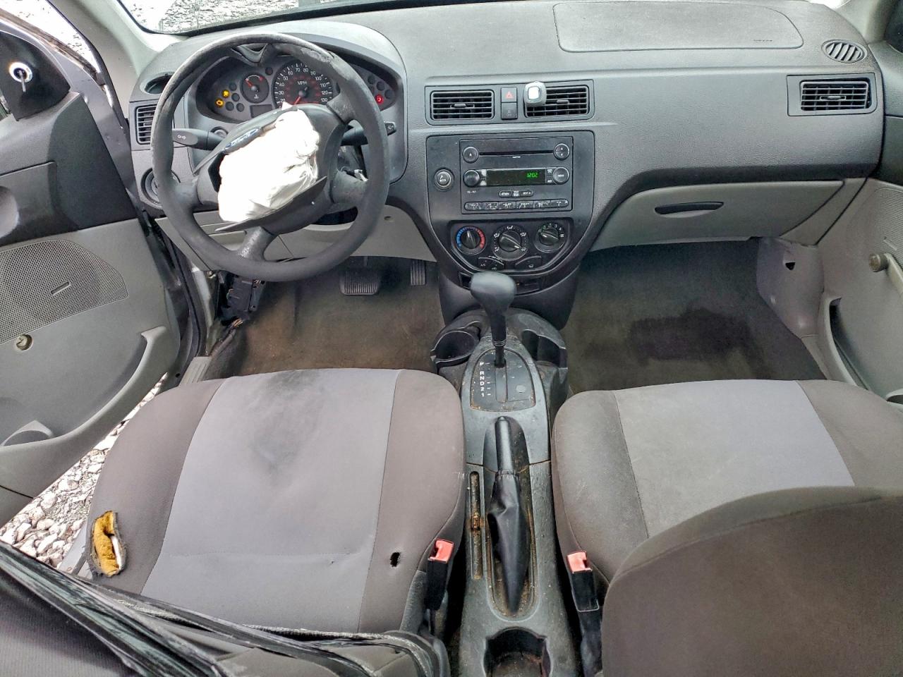 Ford Focus Zx4 Image 9