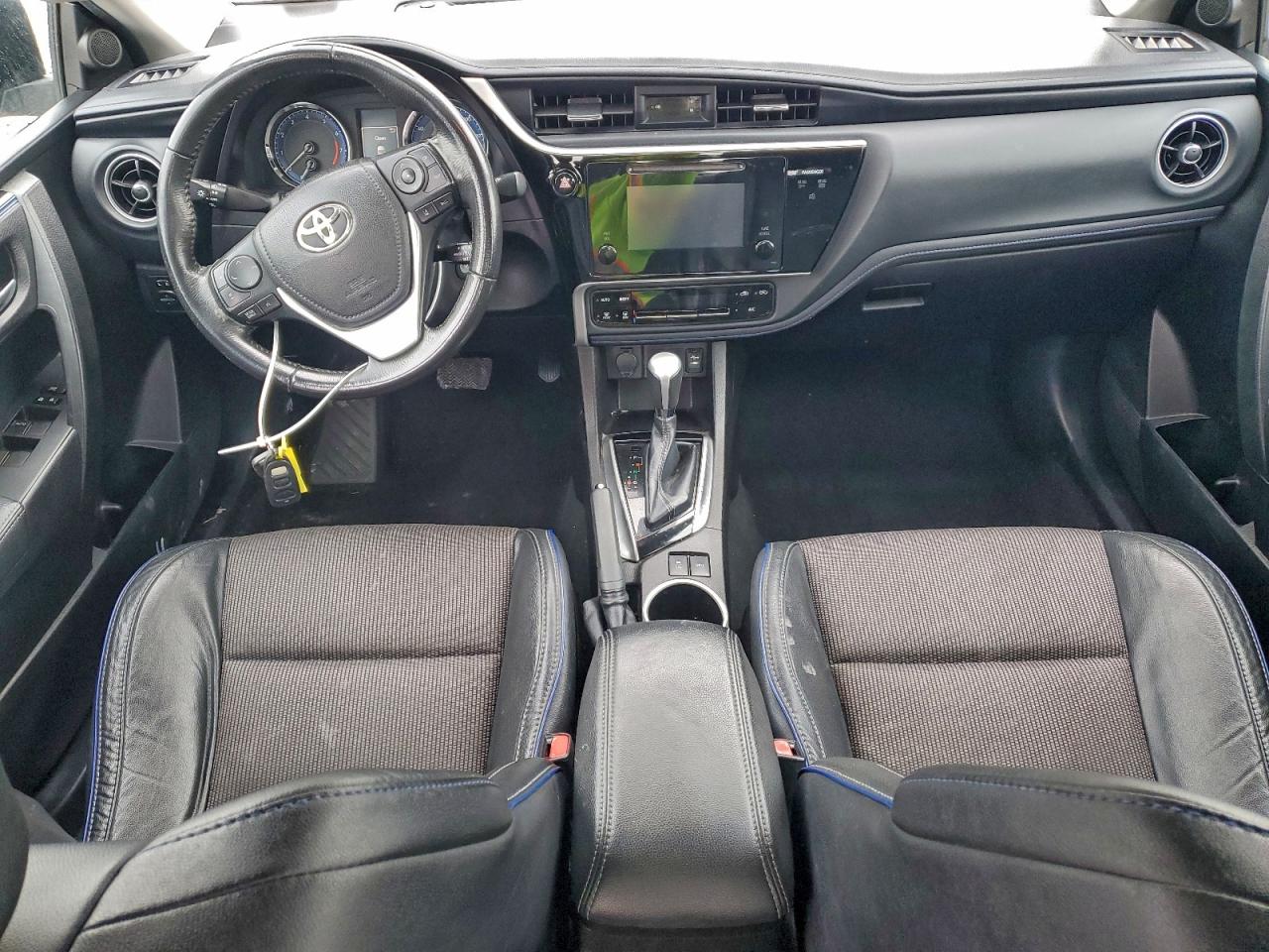 Toyota Corolla L Image 4