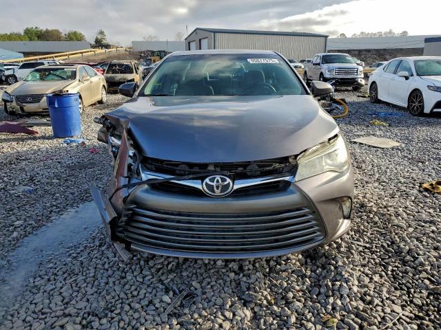 Toyota Camry Le Image 3