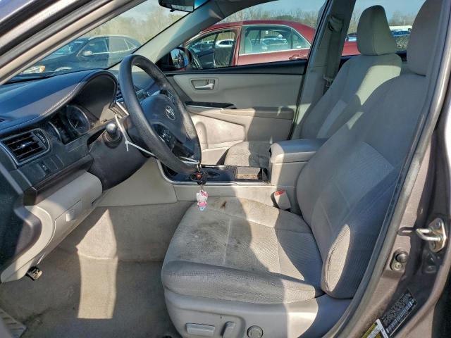 Toyota Camry Le Image 4